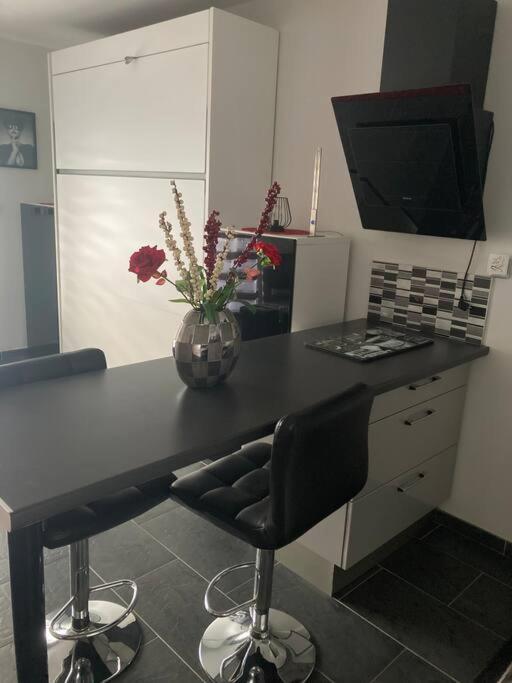 Ferienwohnung Magnifique Studio Tout Equipe Classe 2 Etoiles Saint-Leu Exterior foto